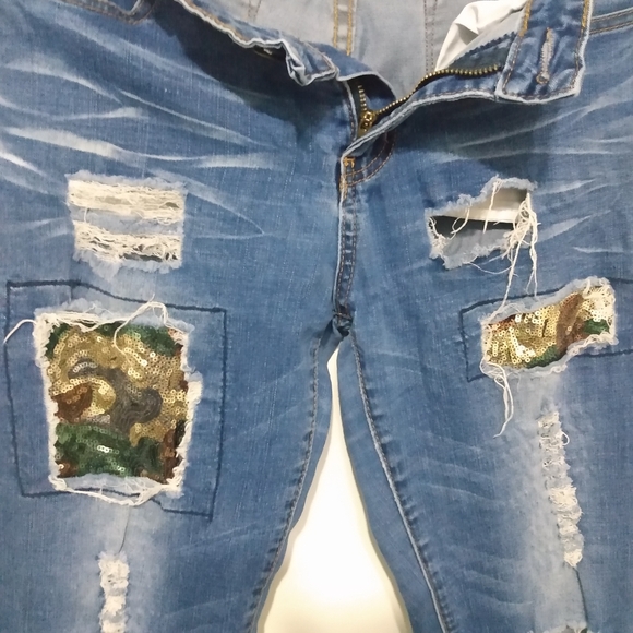 Camo sequin patch denim jeans - Picture 3 of 3